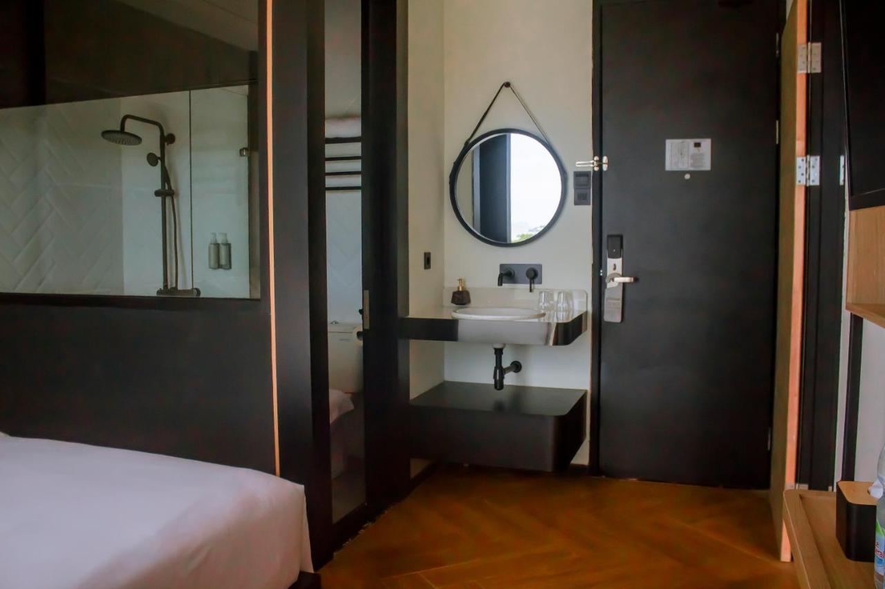 Gaia Hotel Ternate Buitenkant foto