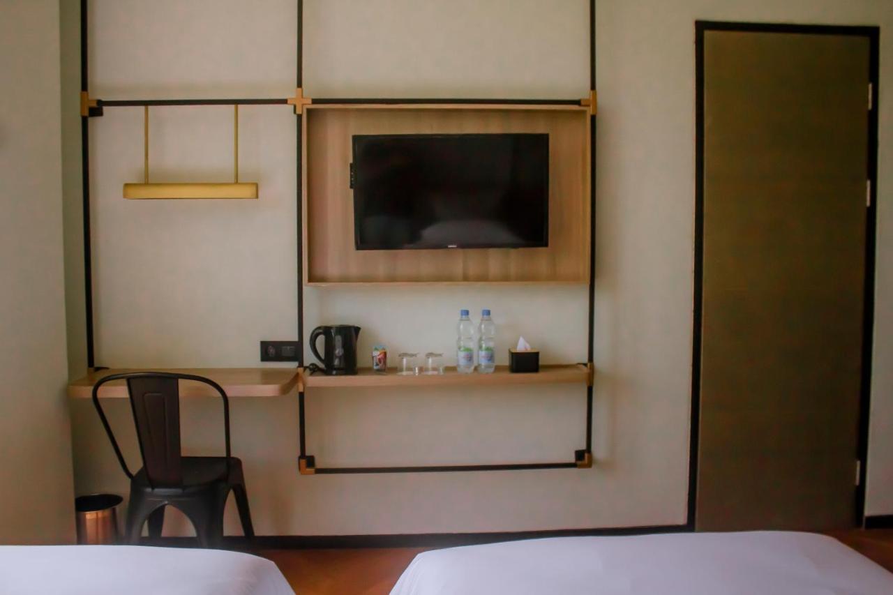 Gaia Hotel Ternate Buitenkant foto